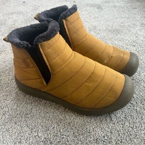Slip on Faux Fur Lined Water Resistant Snow Boots